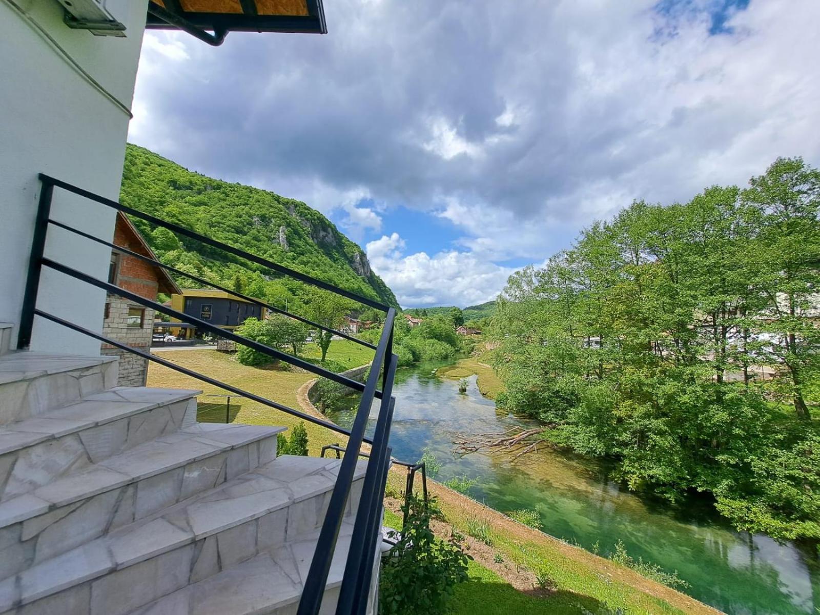 Sobe Zizi Bed & Breakfast Jajce Exterior photo