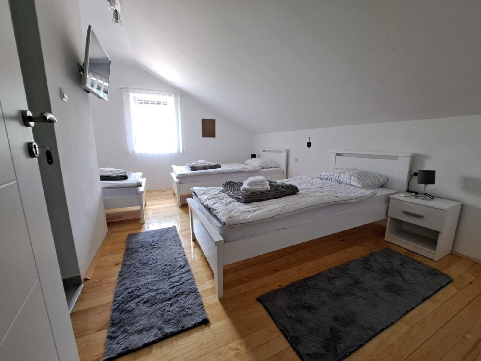 Sobe Zizi Bed & Breakfast Jajce Exterior photo