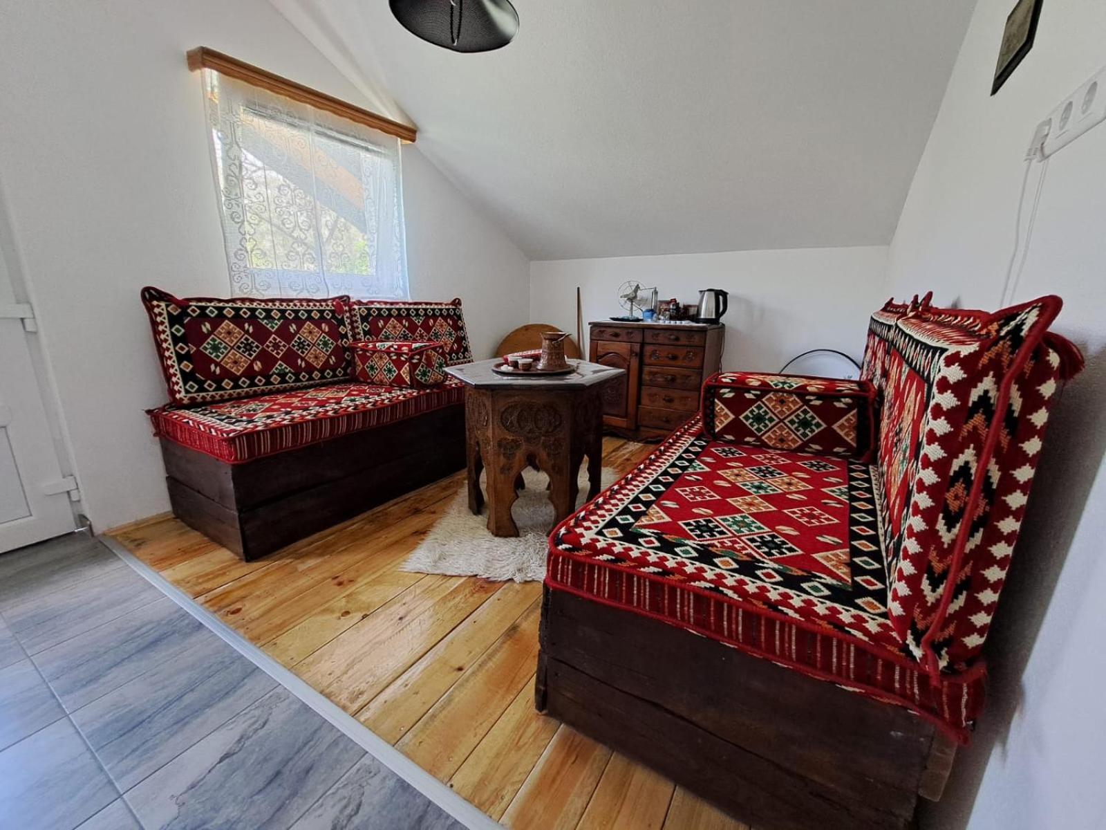 Sobe Zizi Bed & Breakfast Jajce Exterior photo