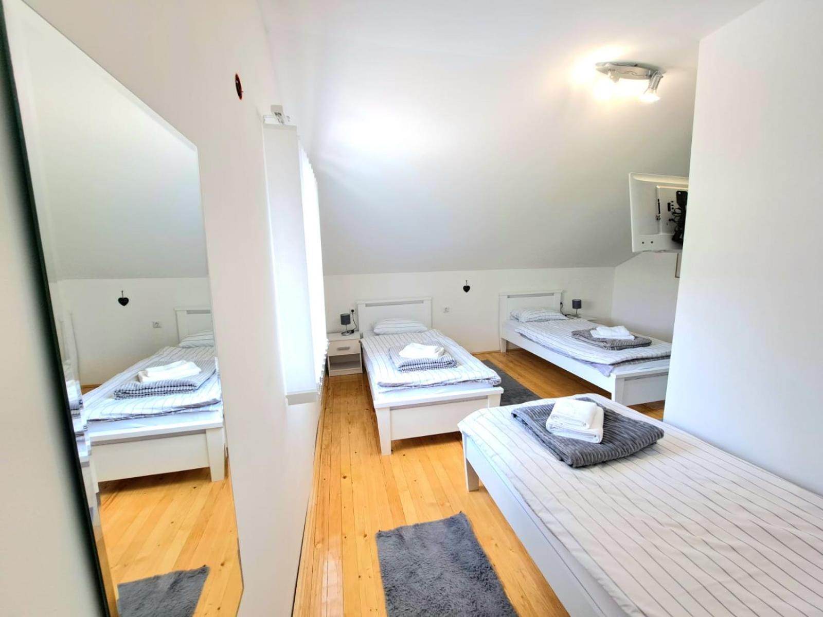 Sobe Zizi Bed & Breakfast Jajce Exterior photo